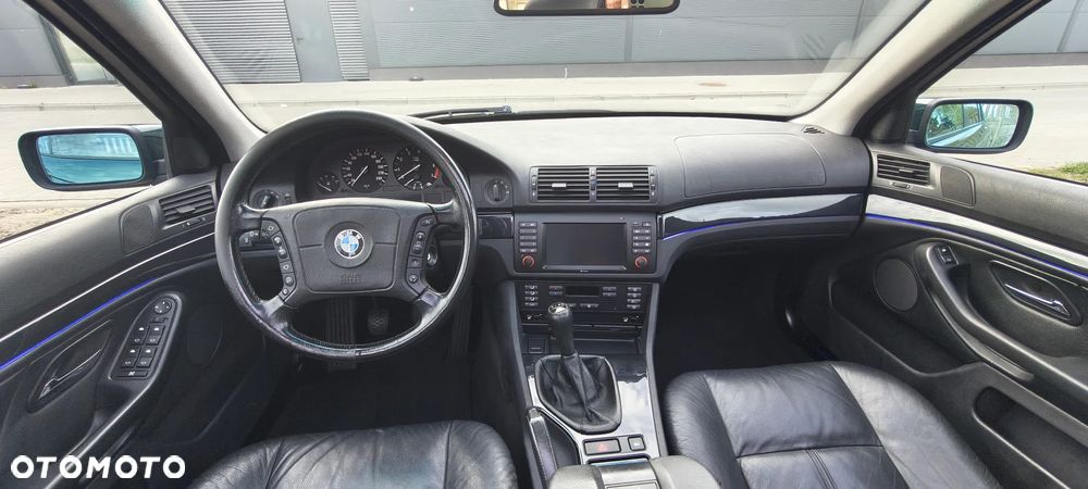 BMW Seria 5 528i - 5