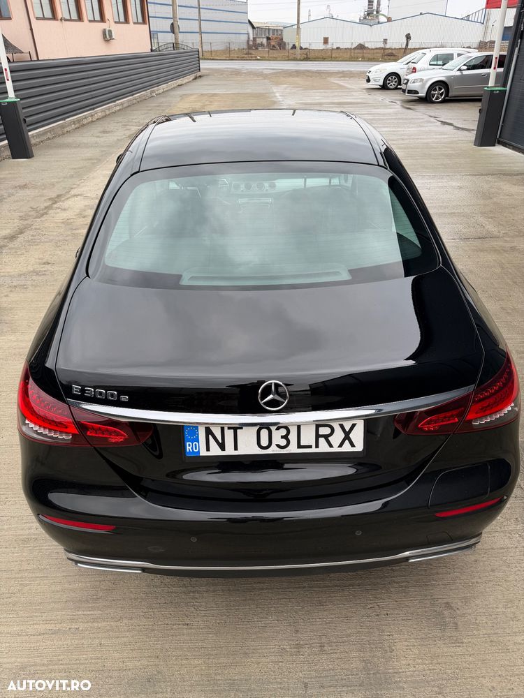 Mercedes-Benz E - 12