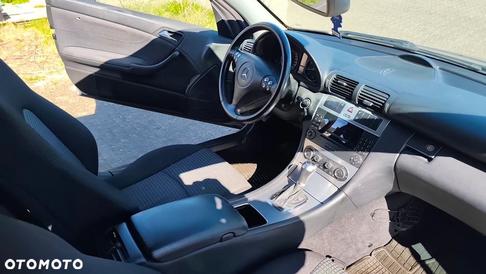 Mercedes-Benz Klasa C 200 Kompressor Automatik Sport Edition - 29