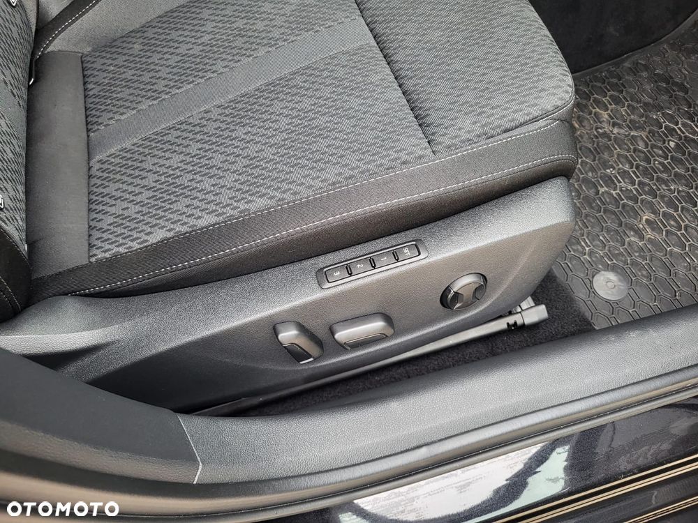 Skoda Octavia 2.0 TDI DSG Exclusive Plus - 17