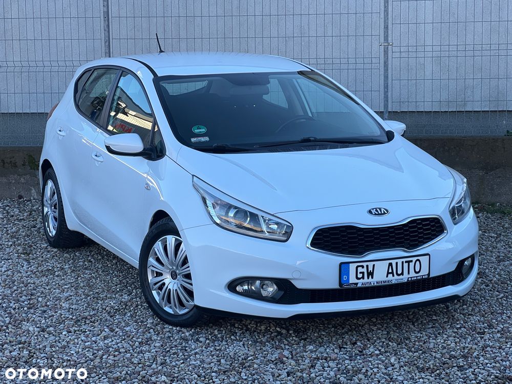 Kia Ceed 1.6 GDI Dream Team Edition - 2