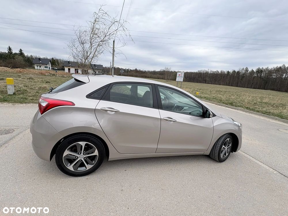 Hyundai i30 blue 1.6 CRDi Classic Navigation - 7