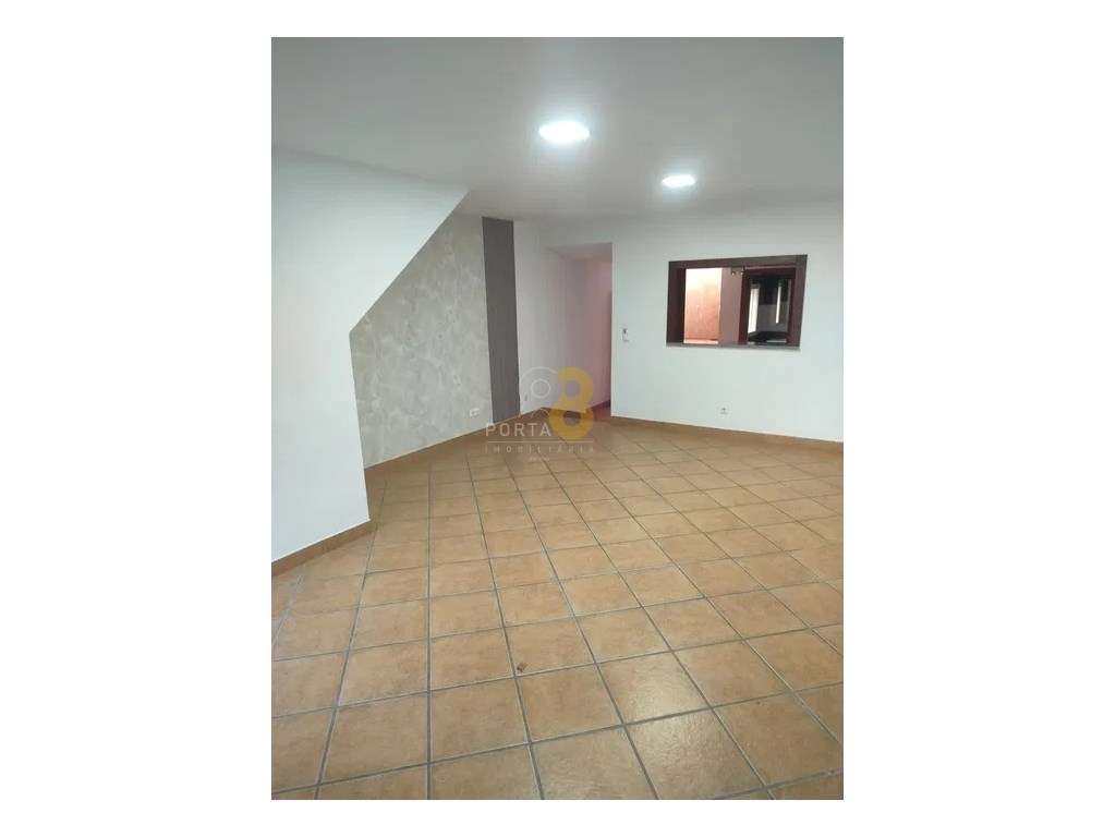 Moradia com pátio em Ramalde - Para recuperar (Oportunidade) - Grande imagem: 3/25