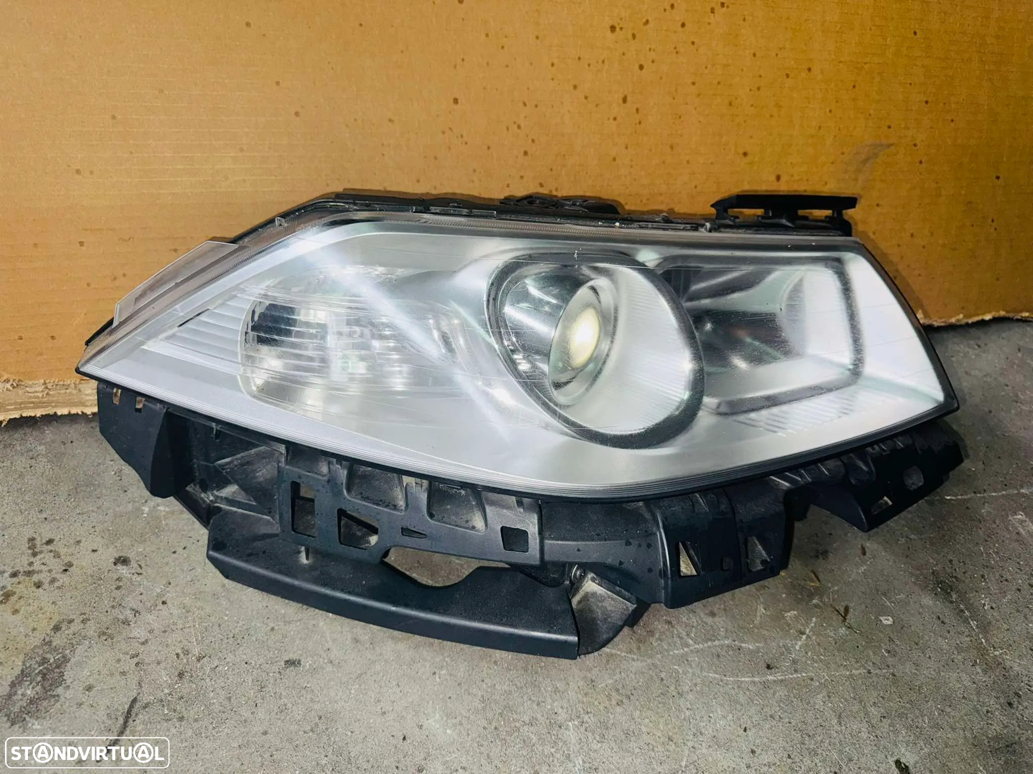 Farol Direito Renault Megane II - 2006 / 2008 - 2