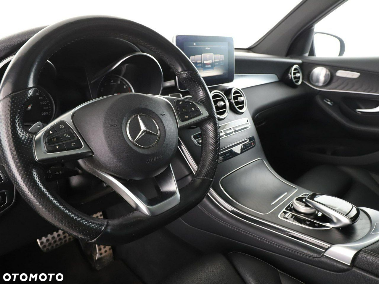 Mercedes-Benz GLC 300 4Matic 9G-TRONIC AMG Line - 14