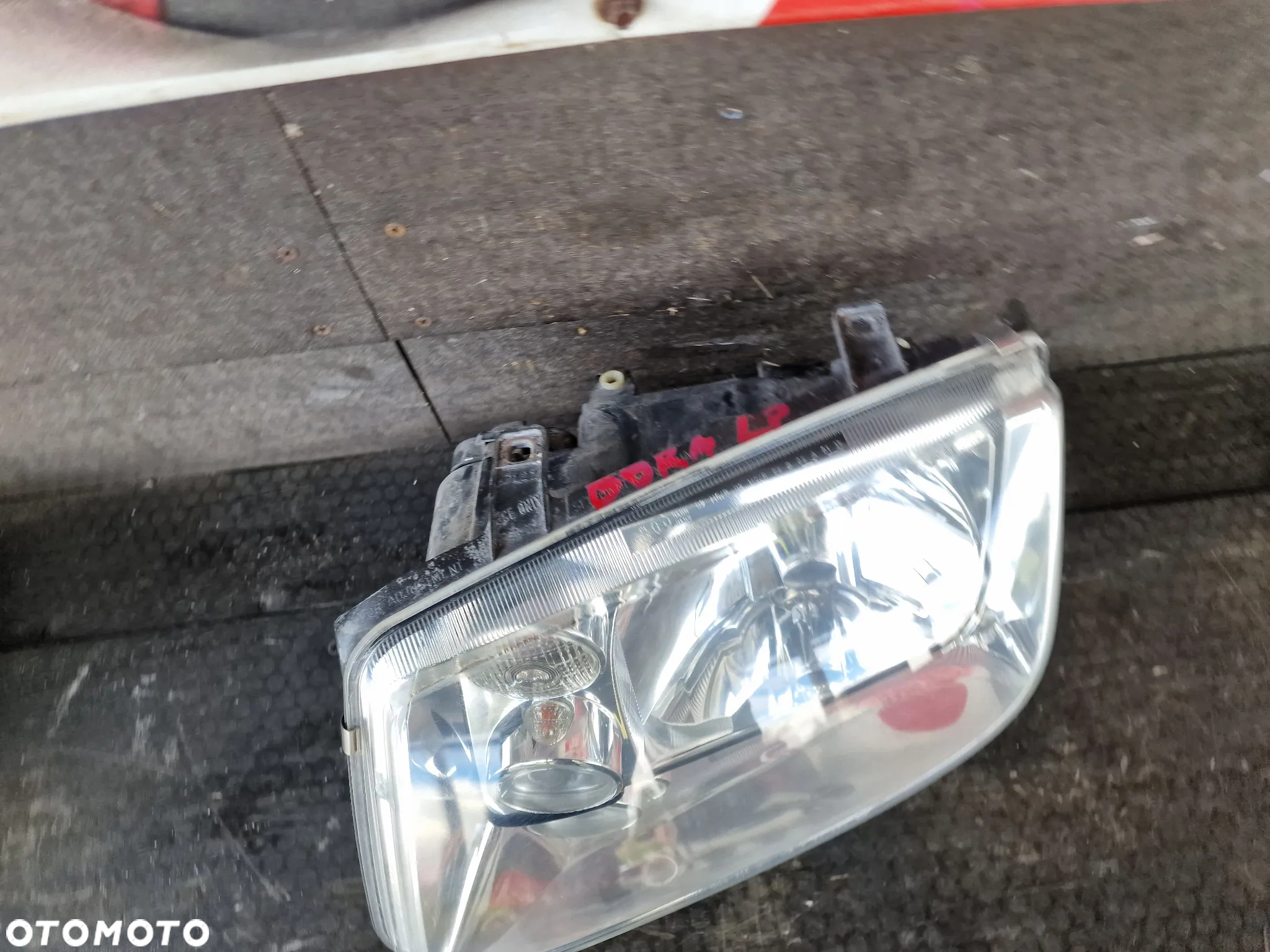 LAMPA PRZÓD LEWA VW BORA Hella - 3
