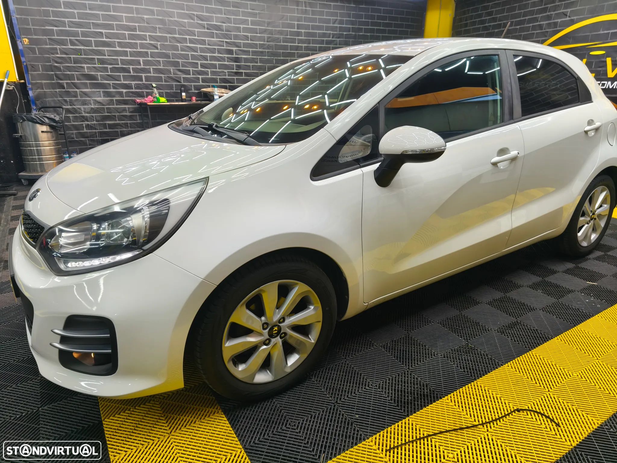 Kia Rio 1.1 CRDi LX - 1