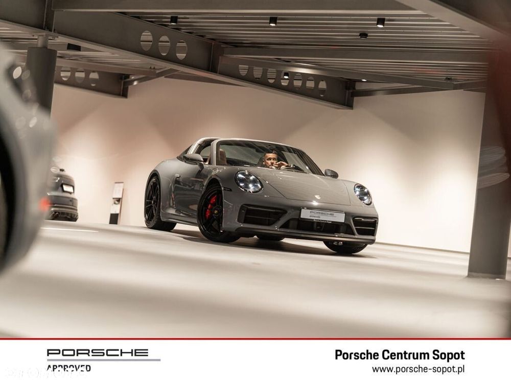 Porsche 911 Targa 4 GTS - 11