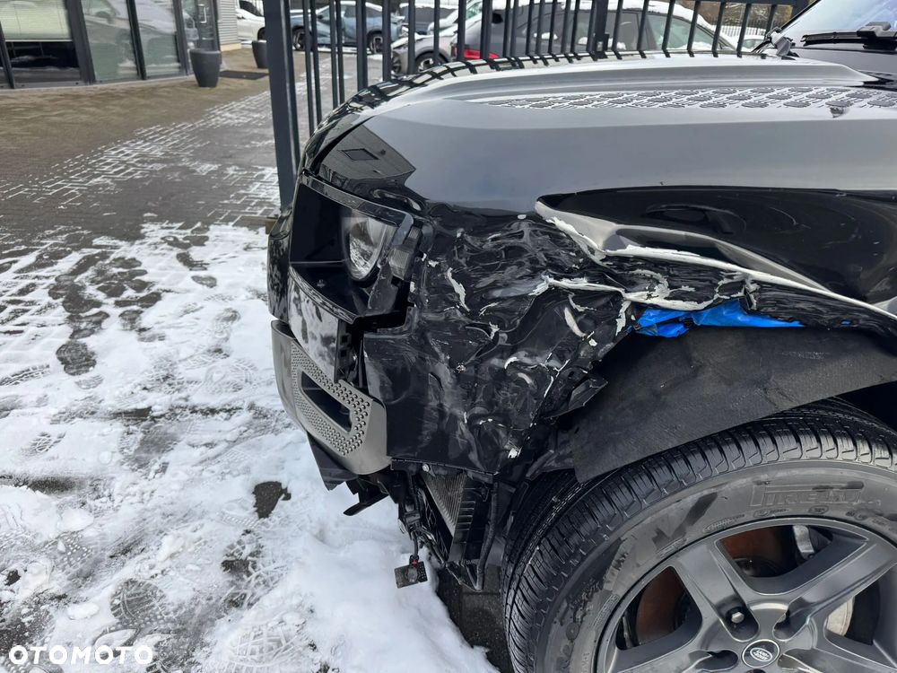 Land Rover Defender - 16