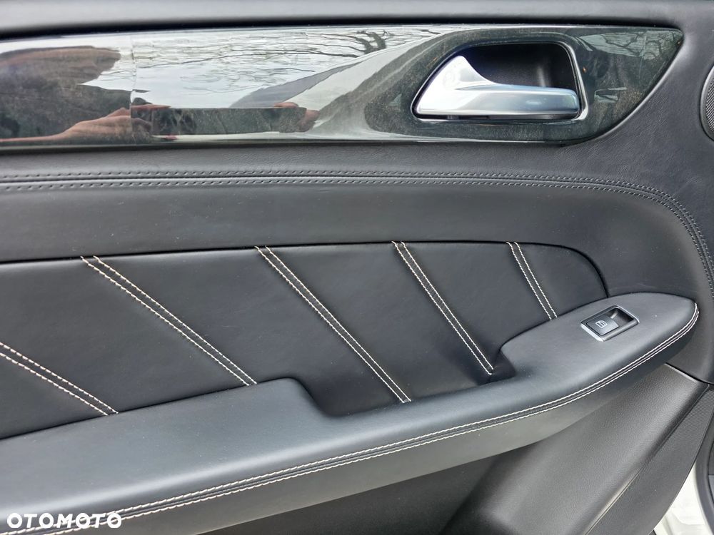 Mercedes-Benz ML 63 AMG 4-Matic - 22