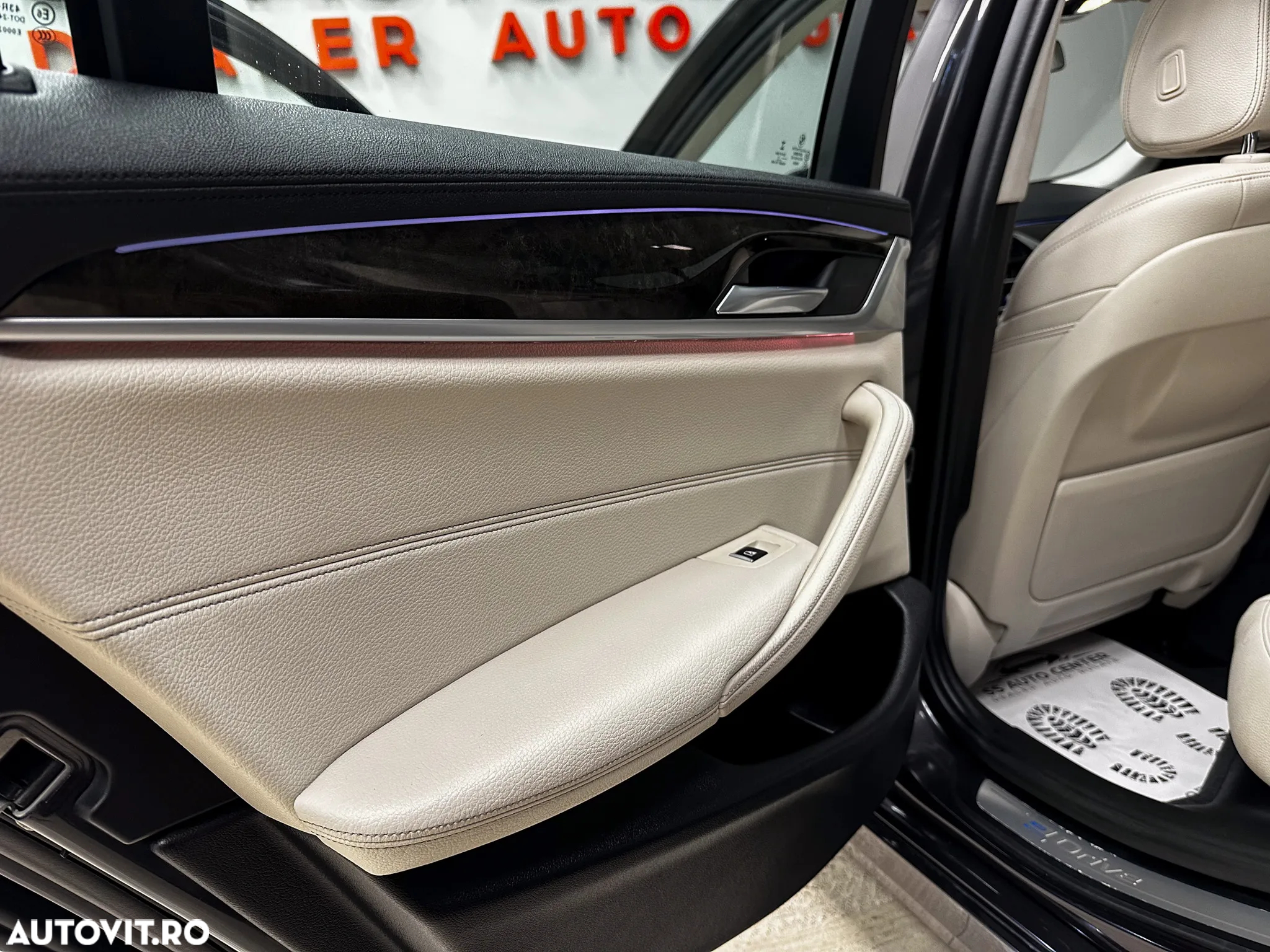 BMW Seria 5 530e Aut. Sport Line - 40
