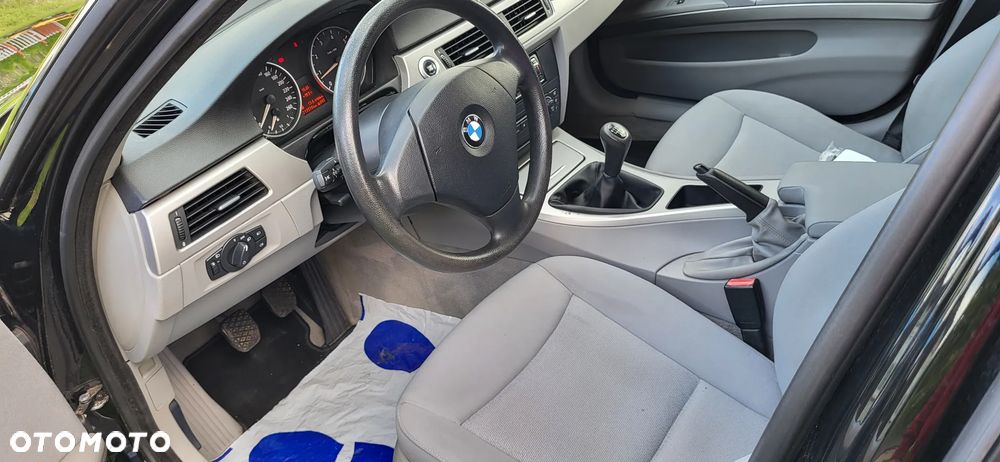 BMW Seria 3 320i - 21