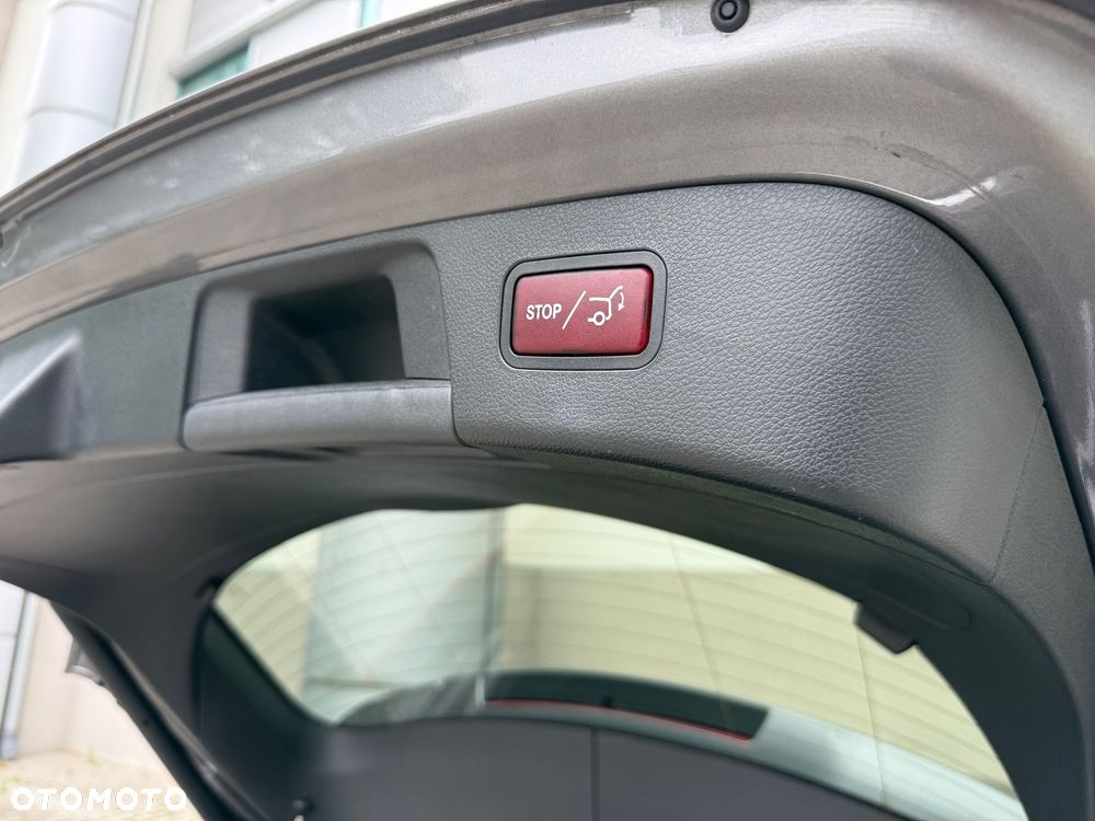 Mercedes-Benz GLA 180 7G-DCT Peak Edition - 29