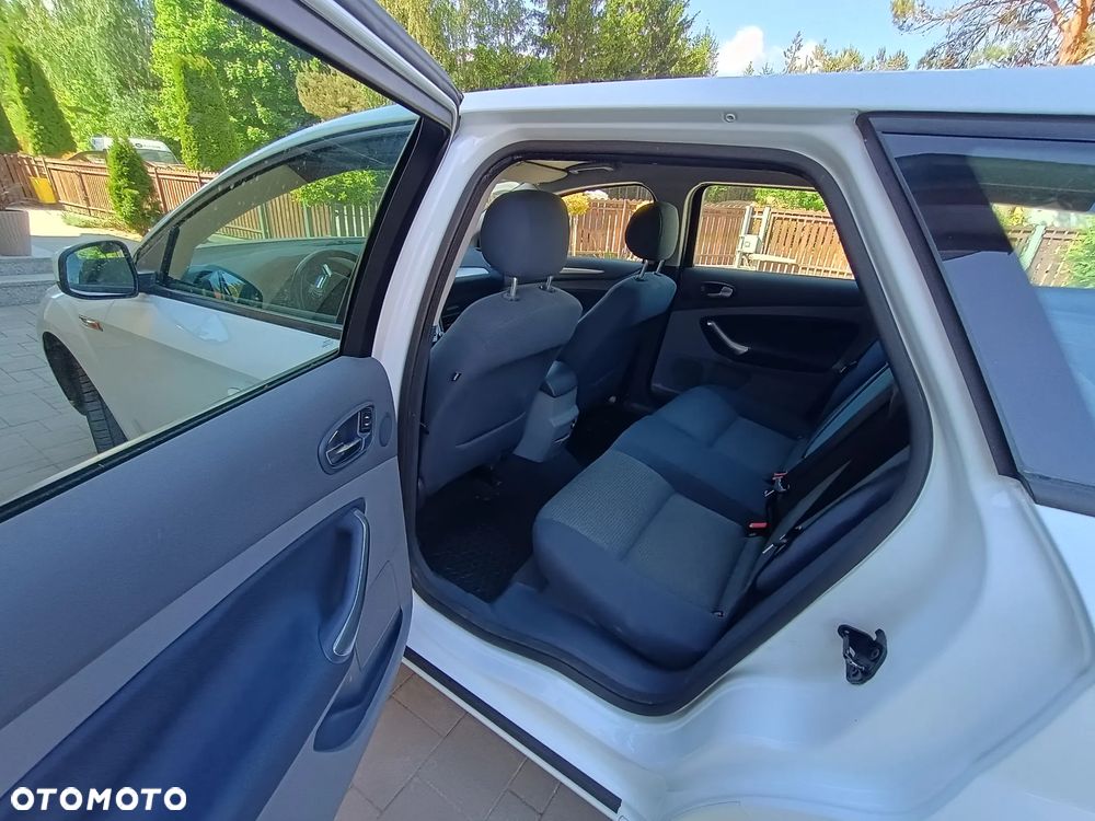 Ford Mondeo - 22