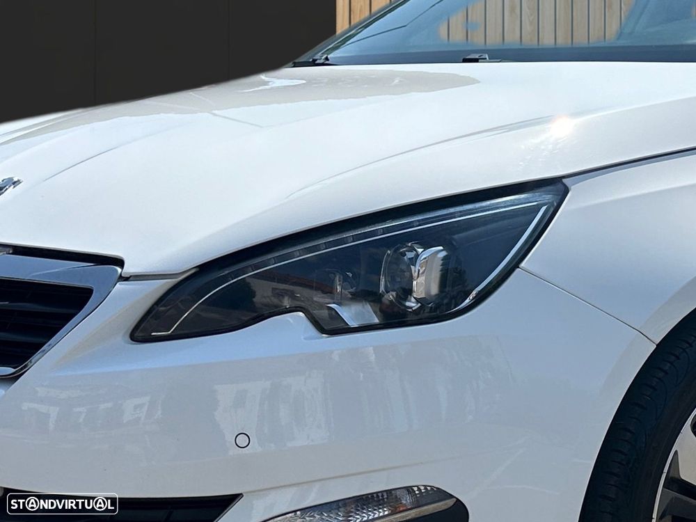 Peugeot 308 1.2 PureTech Allure J17 - 7