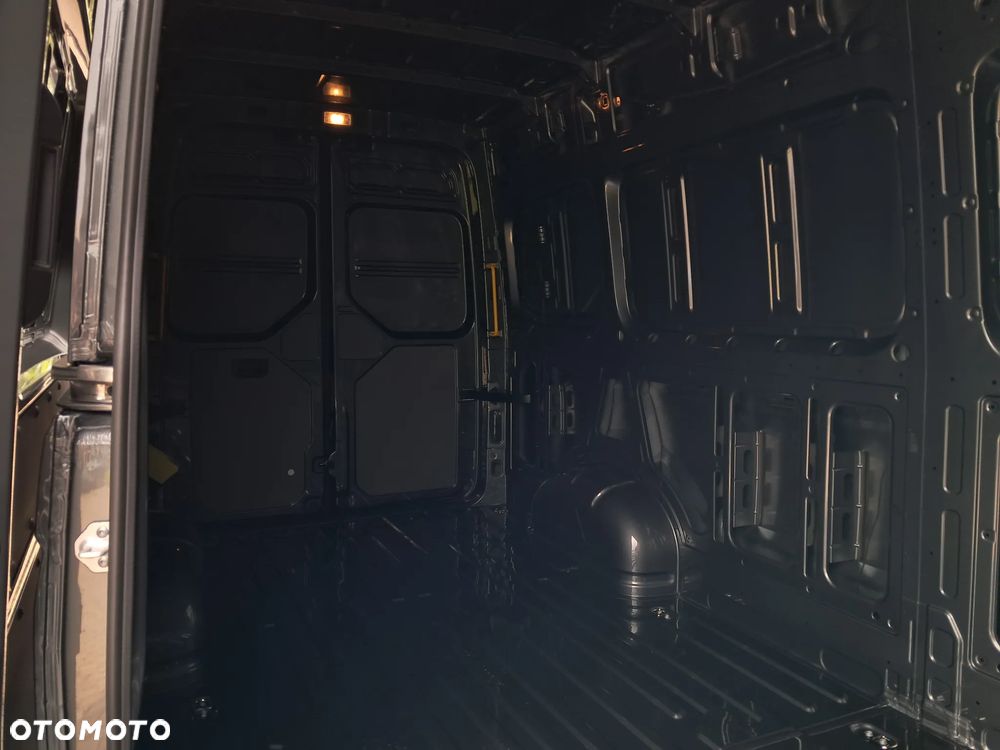 Volkswagen Crafter - 8