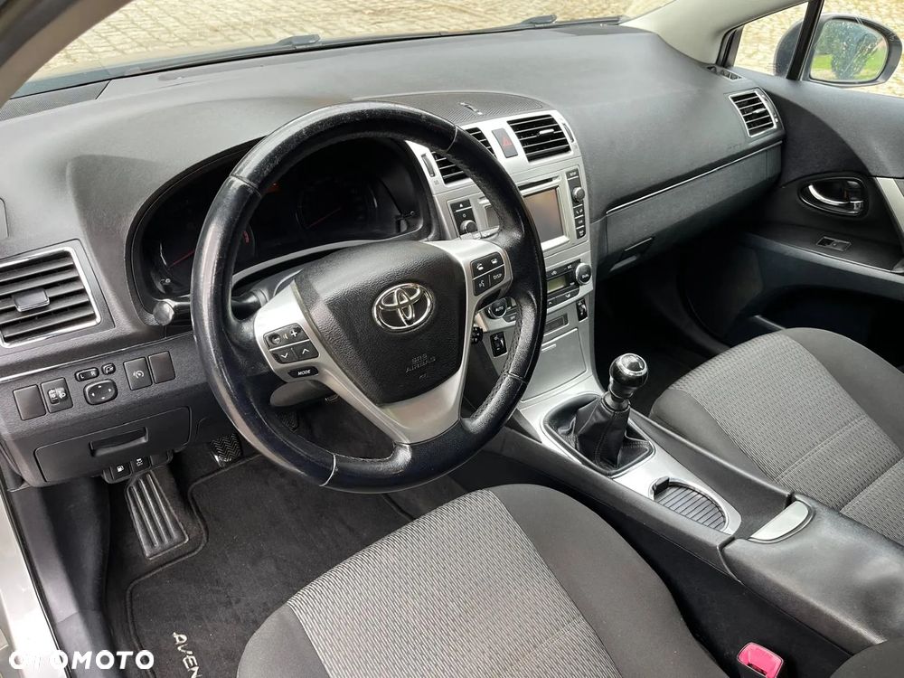 Toyota Avensis 2.0 D-4D Luna - 10