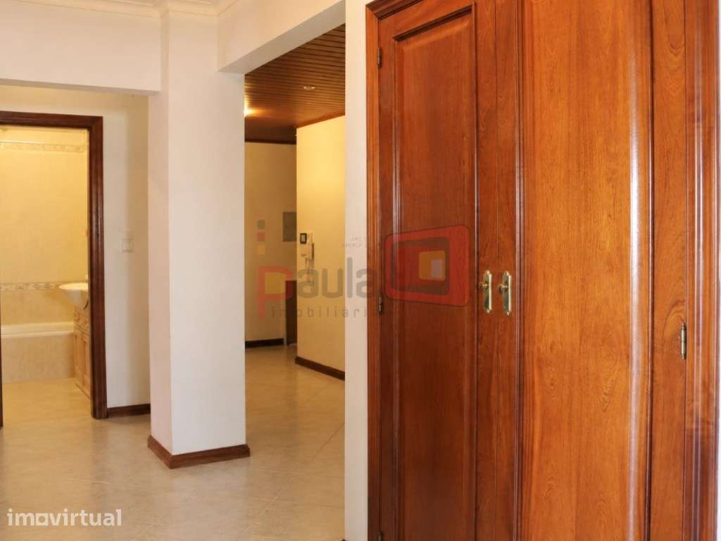 APARTAMENTO T3 COM PARQUEAMENTO - Grande imagem: 5/17