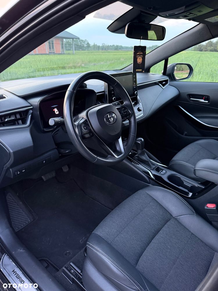 Toyota Corolla 1.8 Hybrid Club - 17