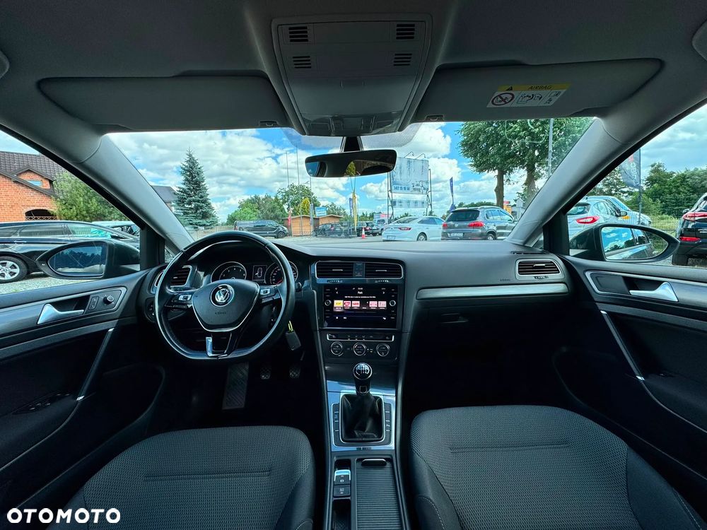 Volkswagen Golf - 17