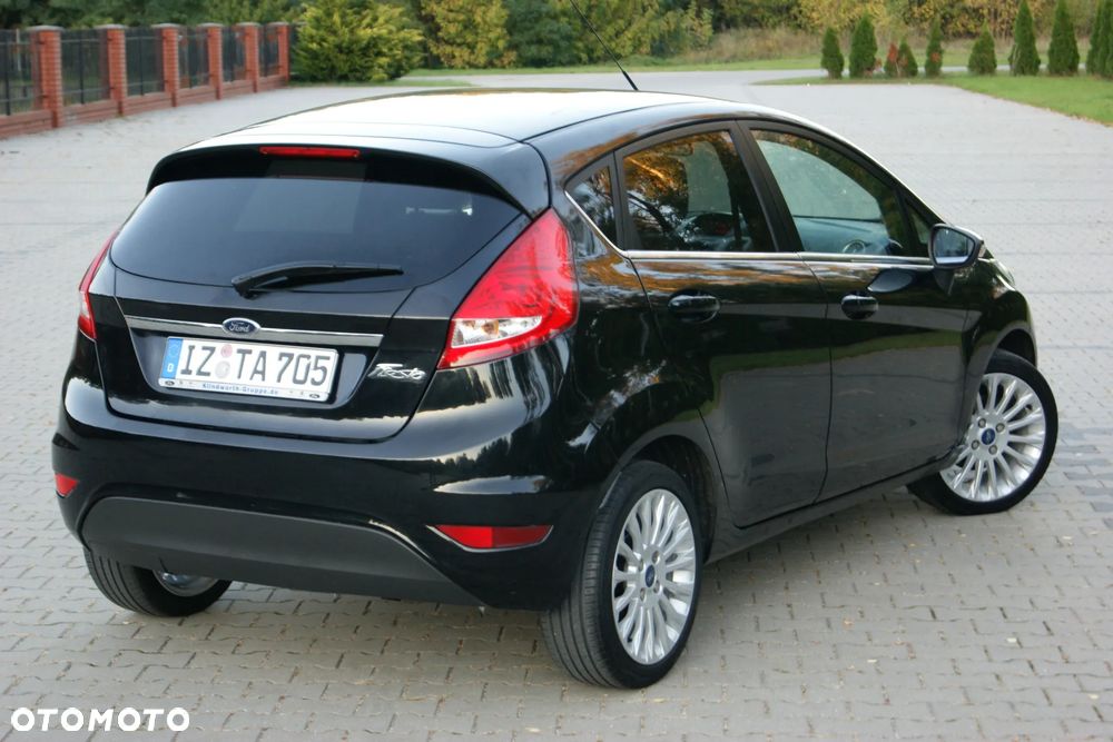 Ford Fiesta - 17