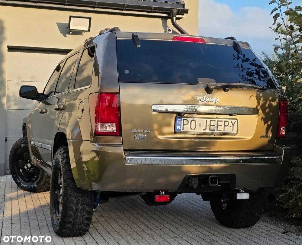 Jeep Grand Cherokee - 23