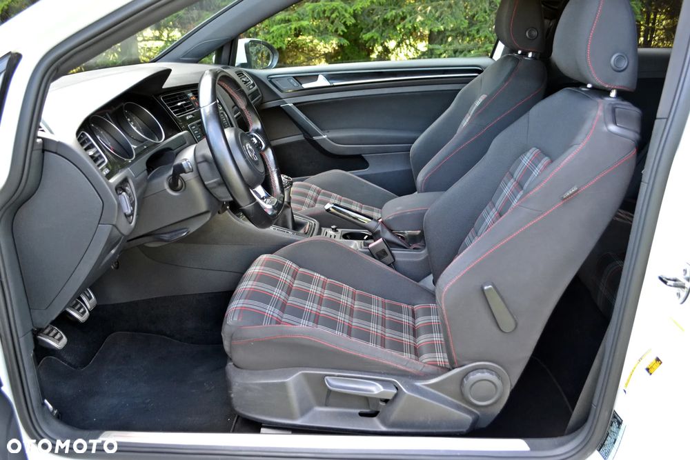 Volkswagen Golf VII 2.0 TSI BMT GTI - 10