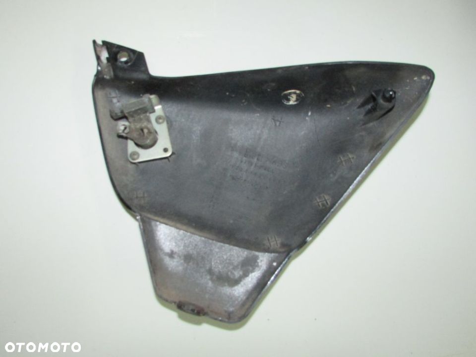 Suzuki GZ 250 Marauder osłona boczek lewy - 2
