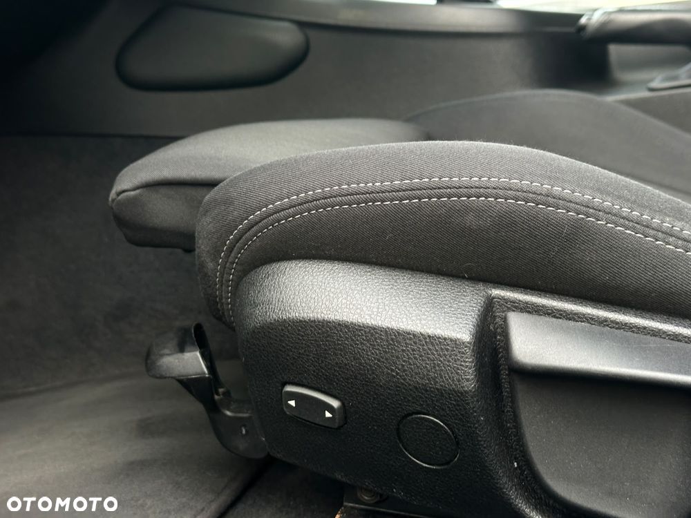 BMW Seria 1 118d Sport Line - 16
