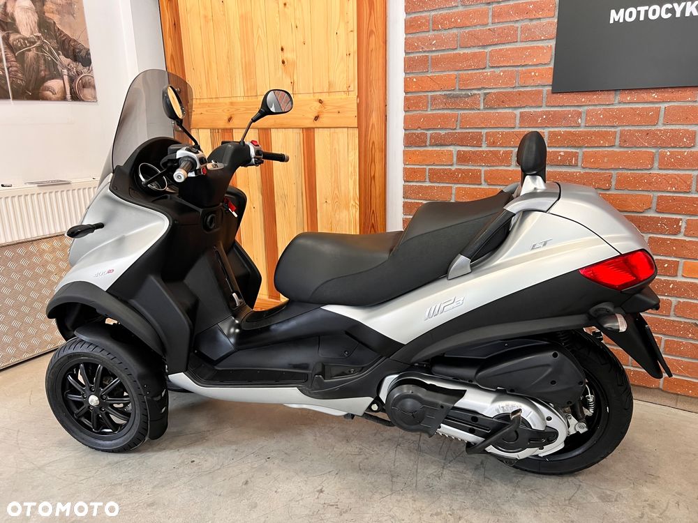 Piaggio MP-3 - 22