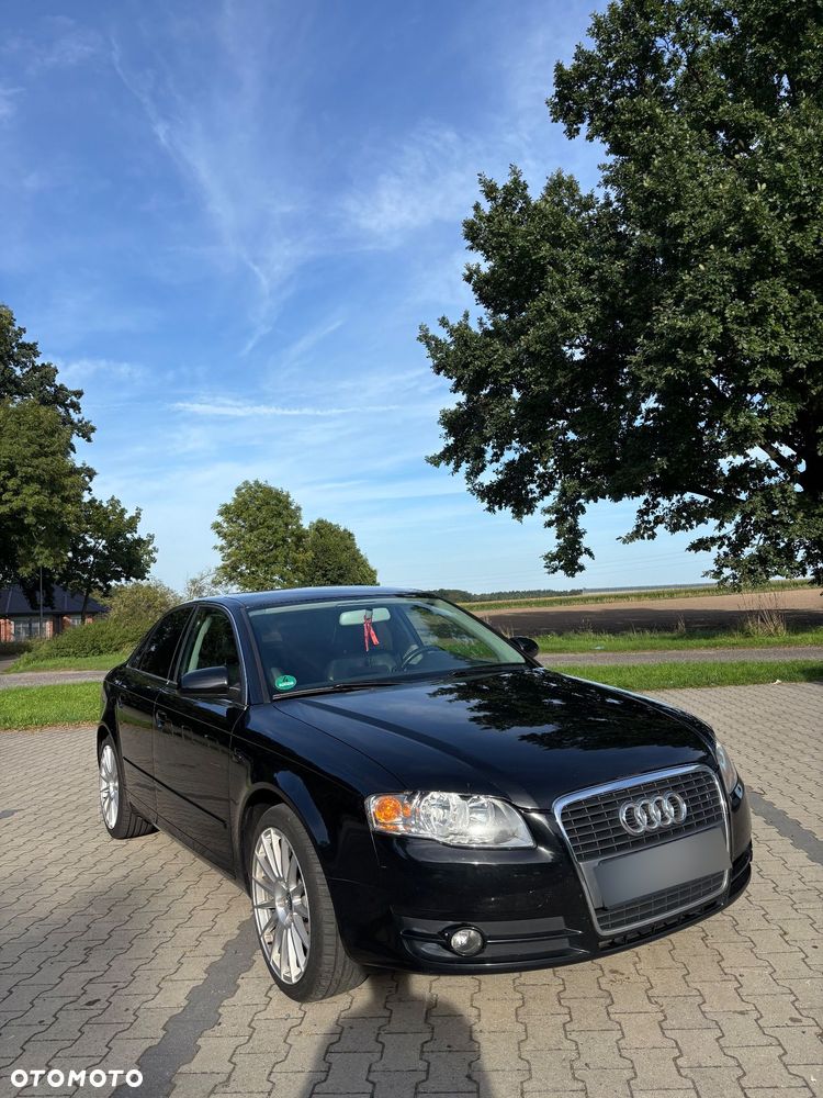 Audi A4 Limousine - 4