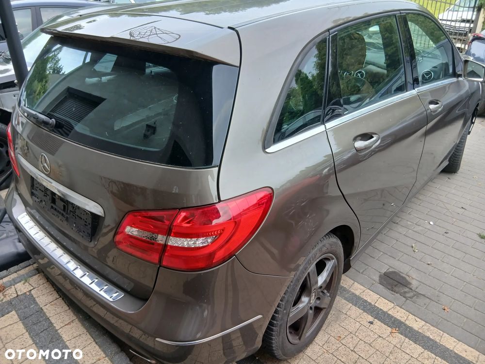 Mercedes-Benz Klasa B 180 BlueEFFICIENCY Edition Style - 5