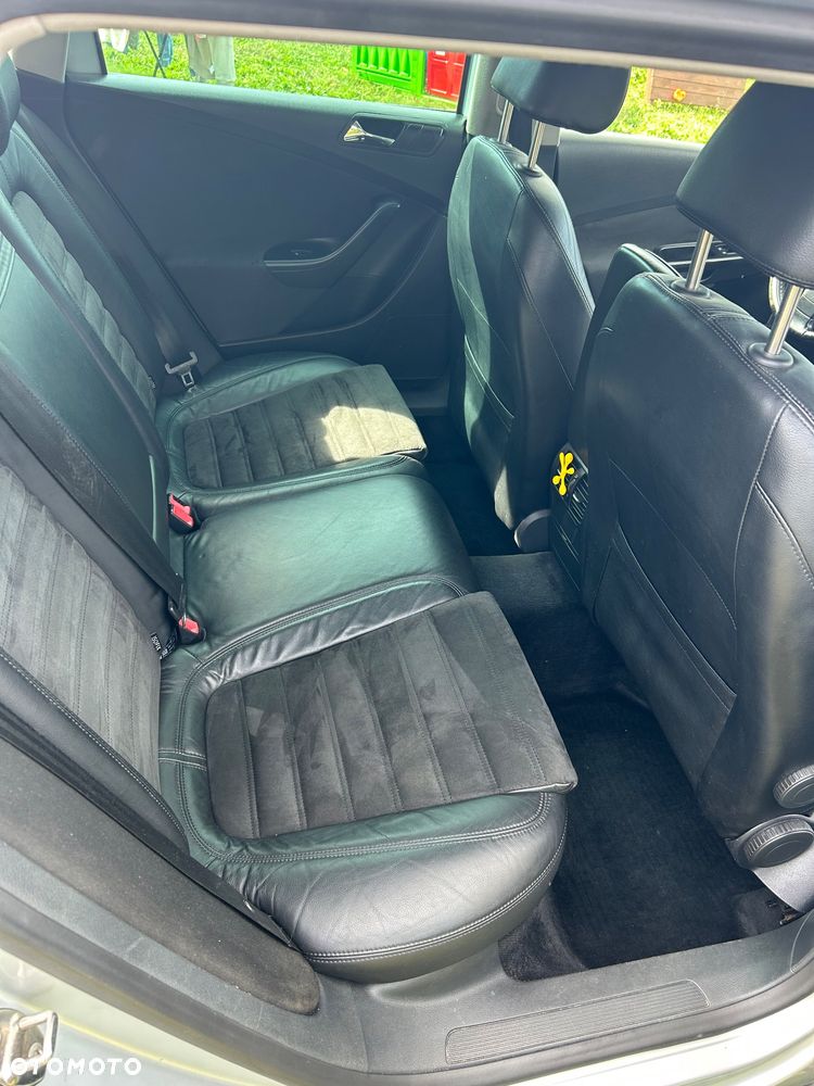 Volkswagen Passat 2.0 TDI Comfortline DSG - 11