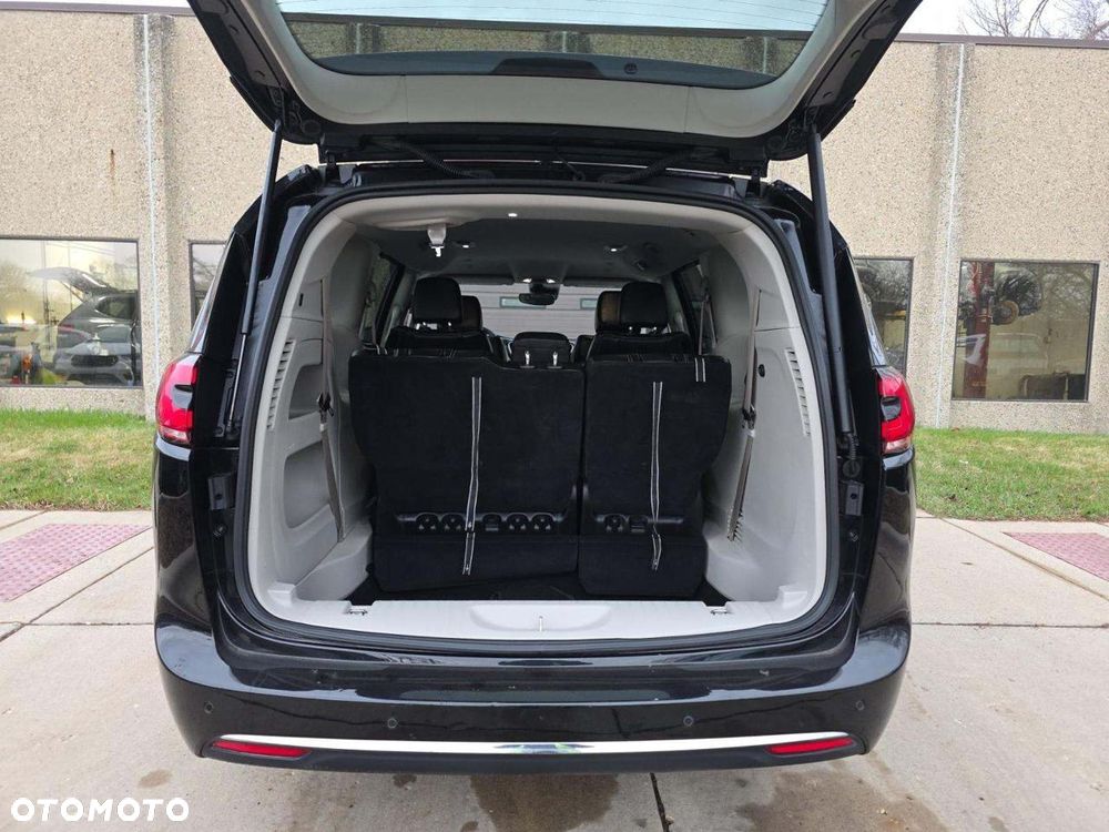 Chrysler Pacifica - 9