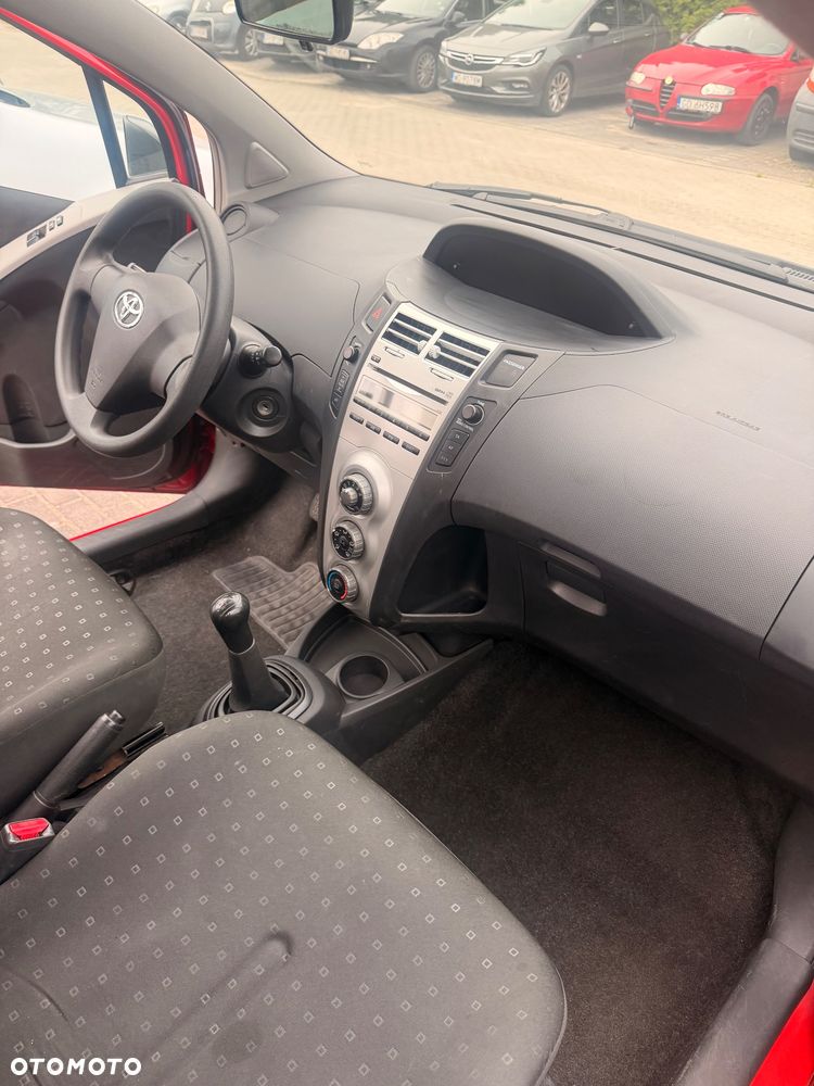 Toyota Yaris 1.0 VVT-i - 25