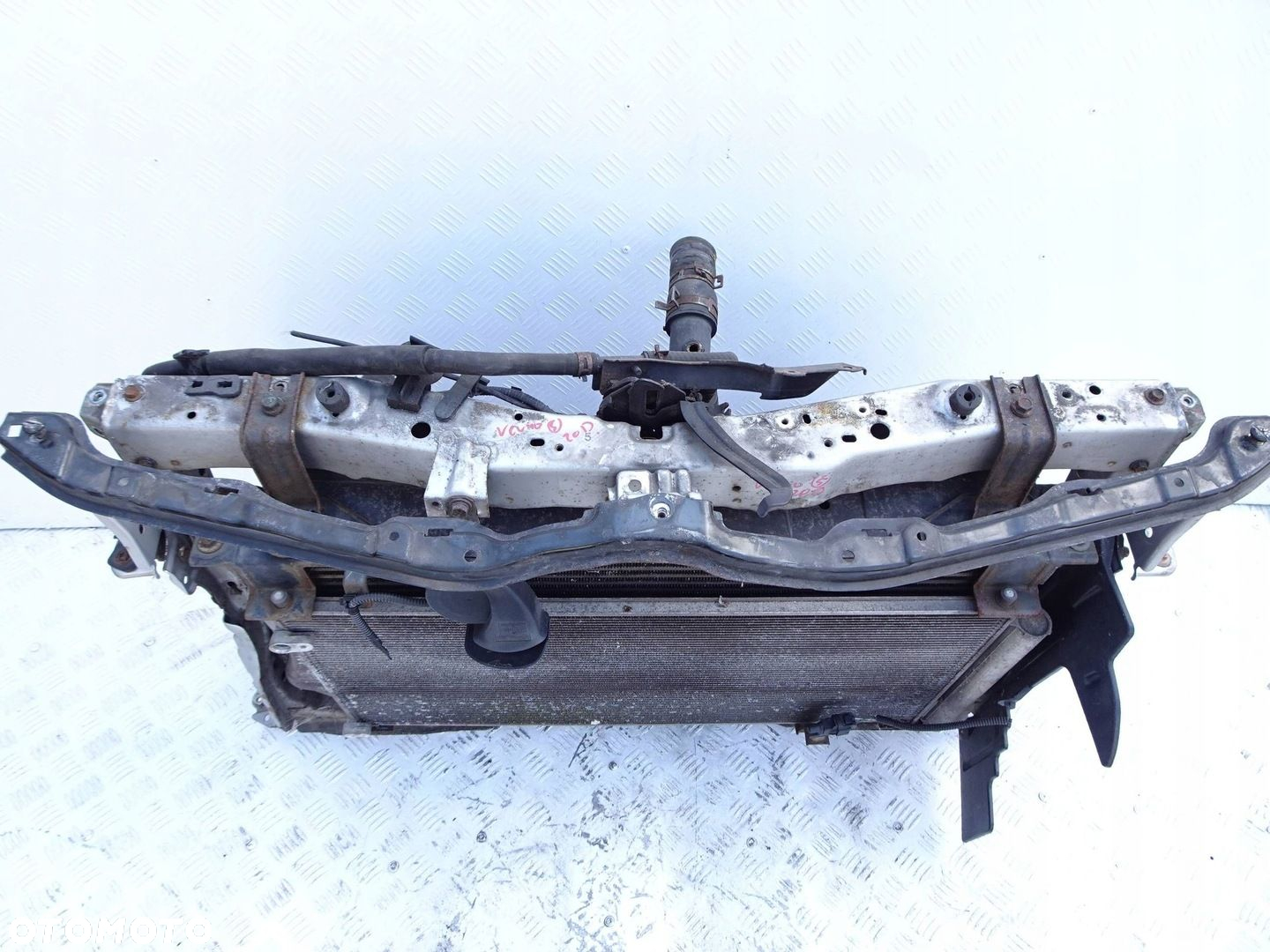 Pas przedni chłodnice KPL. Toyota Verso 09-13 r. 2.0 D4D - 2