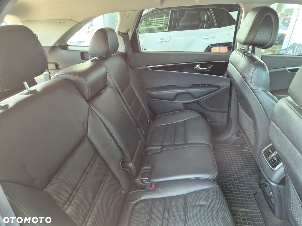 Kia Sorento - 16