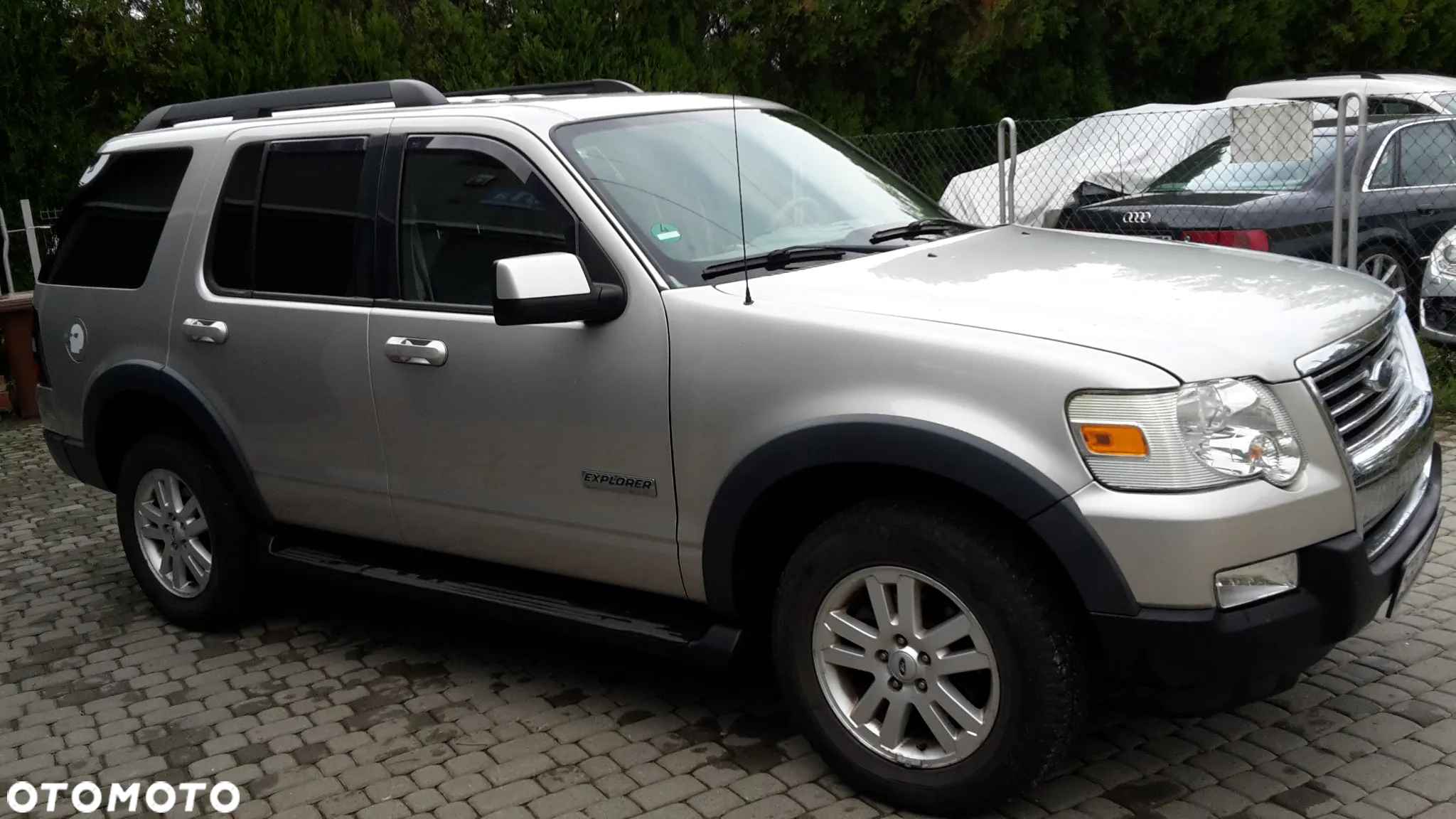 Ford Explorer - 6