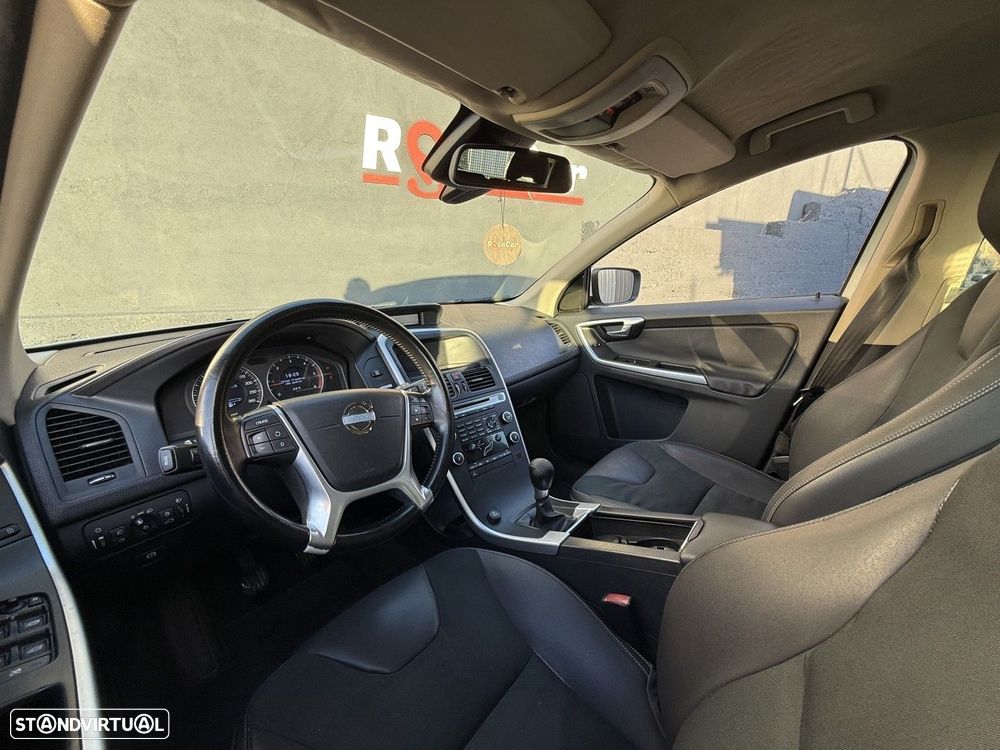 Volvo XC 60 2.4 D Drive Momentum - 13
