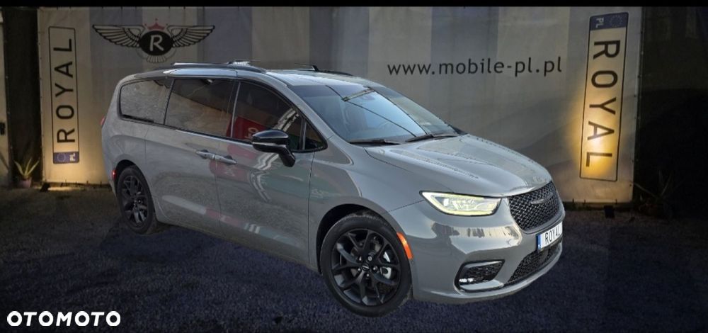 Chrysler Pacifica - 2