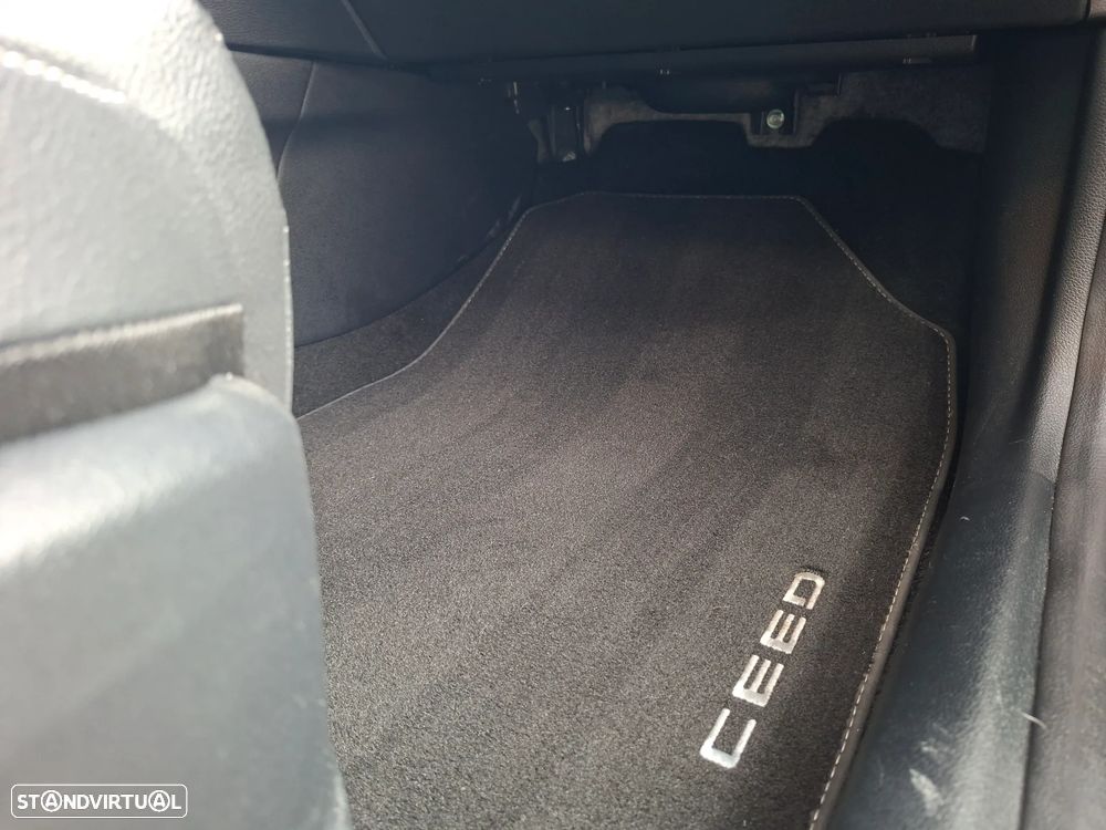 Kia Ceed 1.0 T-GDI (48V Mild-Hybrid) DCT7 Ultimate Edition - 19