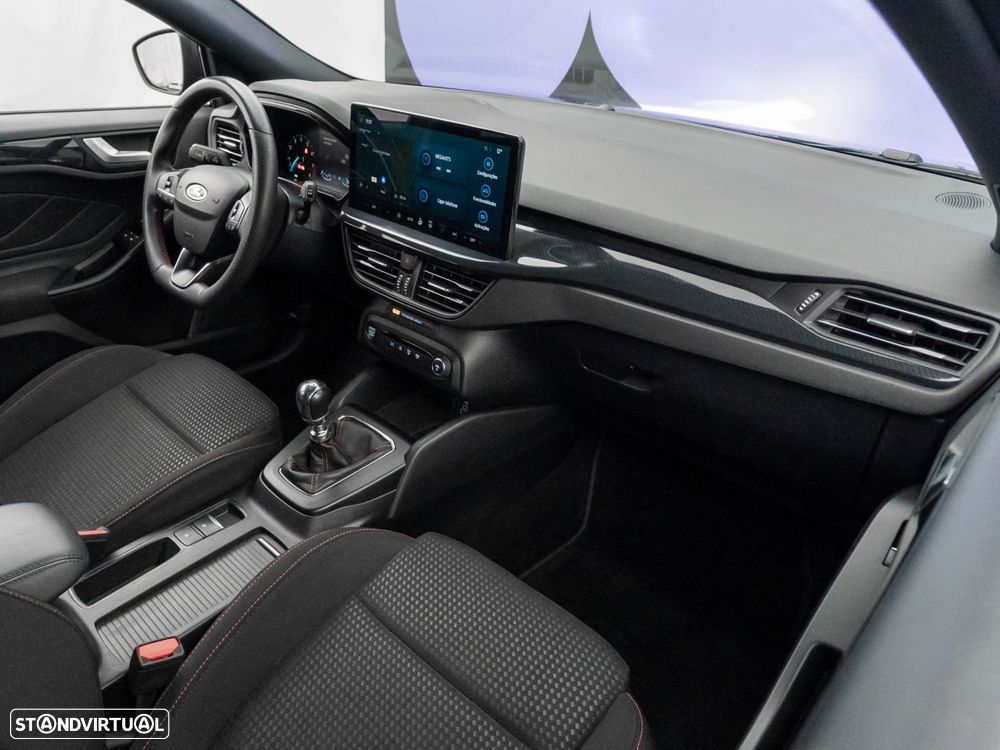 Ford Focus SW 1.0 EcoBoost MHEV ST-Line - 37