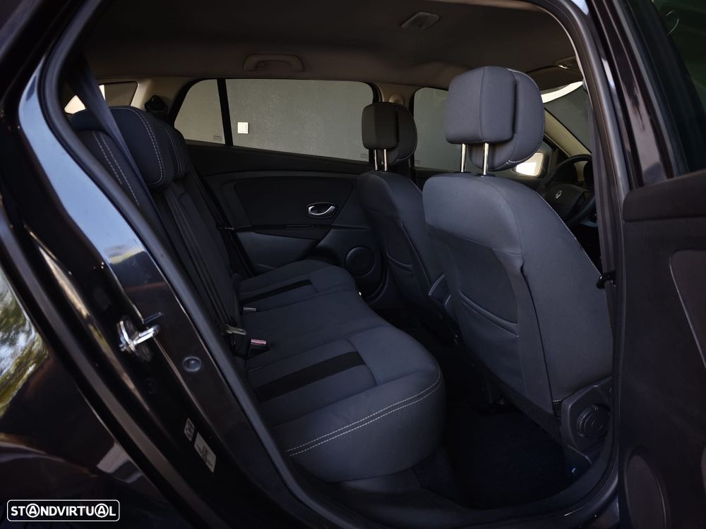 Renault Mégane Sport Tourer 1.5 dCi Dynamique S - 32