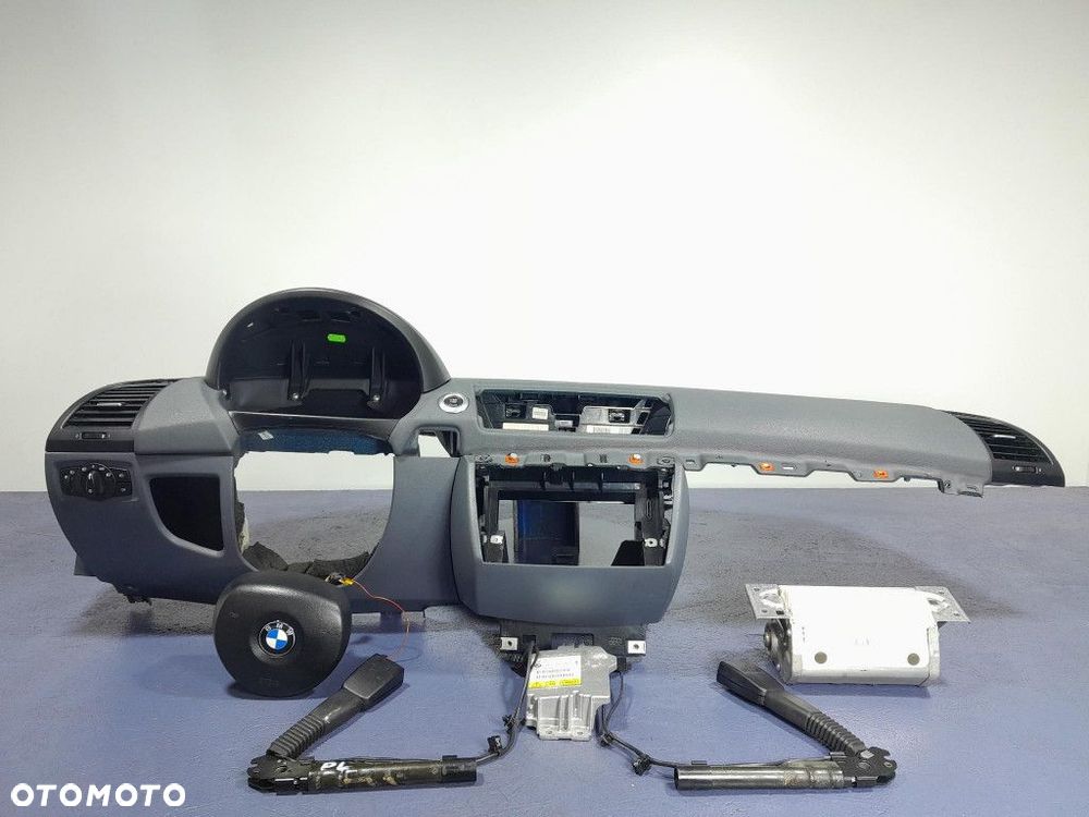 BMW 1 E87 DESKA ROZDZIELCZA KONSOLA KOKPIT AIRBAG NAPINACZE EU - 1