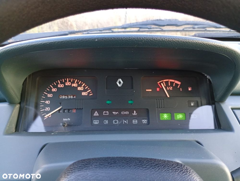 Renault Clio - 13