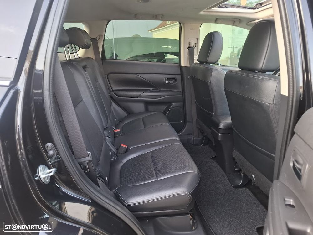 Mitsubishi Outlander - 34