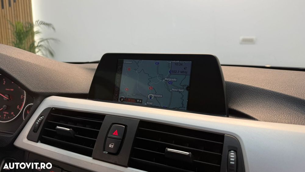 BMW Seria 3 318d - 19