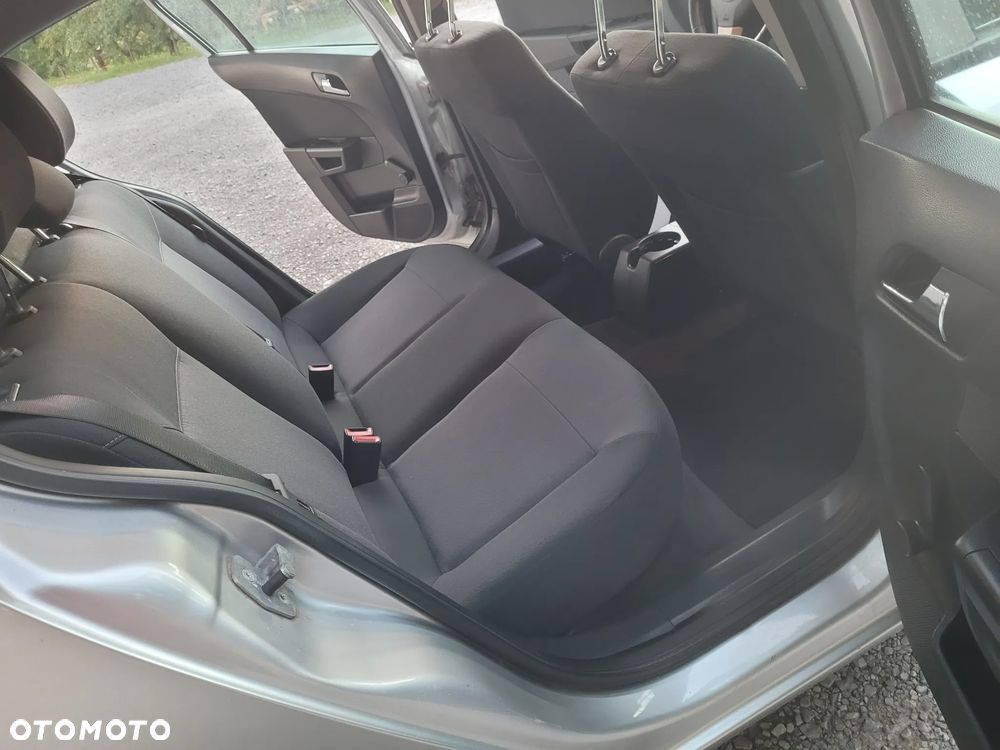 Opel Astra 1.6 Innovation - 10