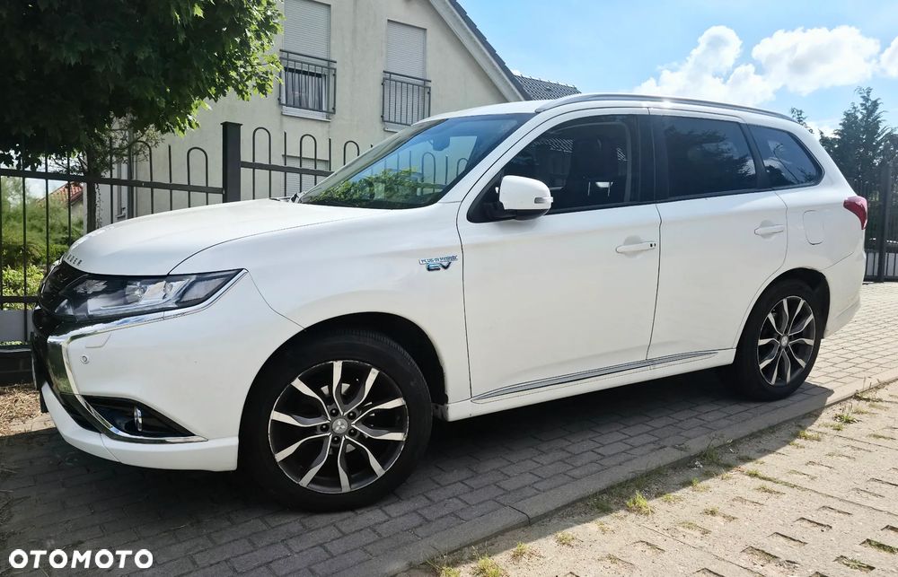 Mitsubishi Outlander Intense + - 1