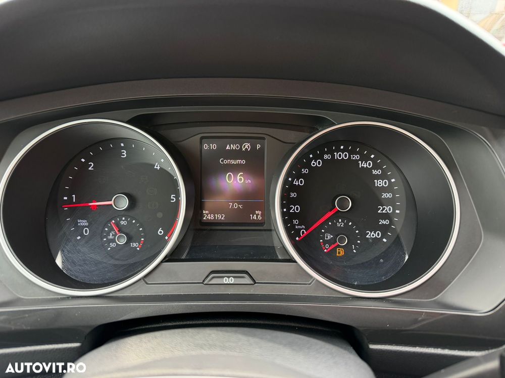 Volkswagen Tiguan - 12